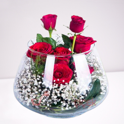 7 RED ROSES ON GLASS
