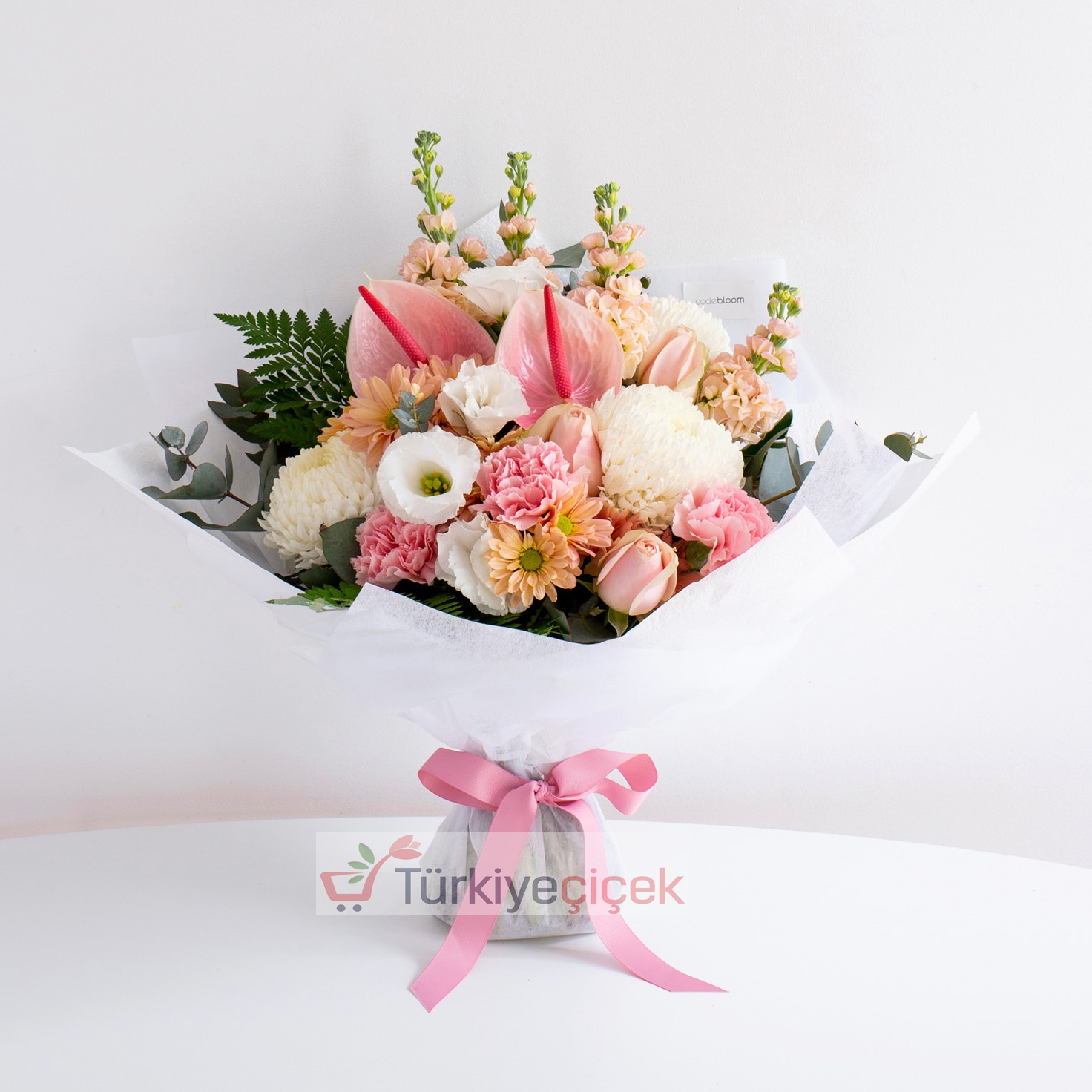 SOFT BEAUTY IN A BOUQUET