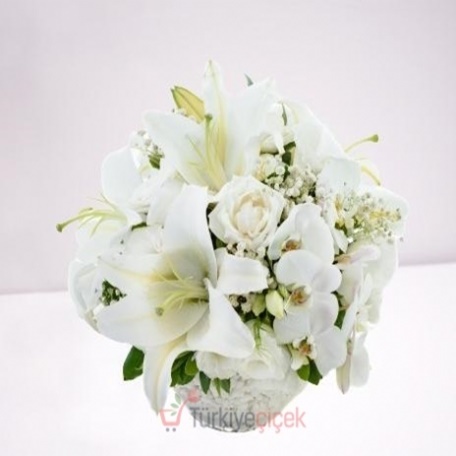 WHITE ARRANGEMENT 
