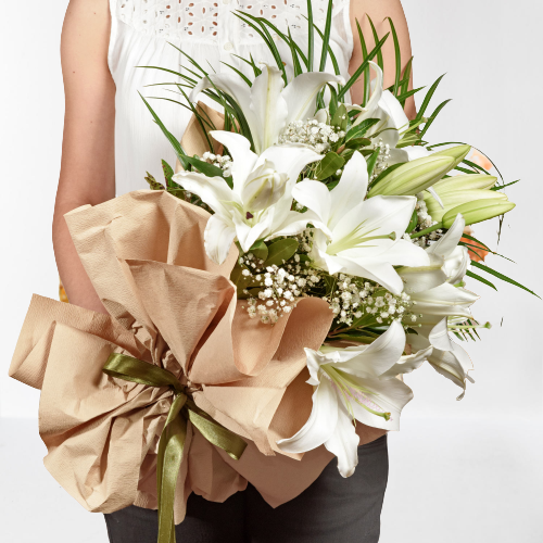 WHITE LILYUM BOUQUET